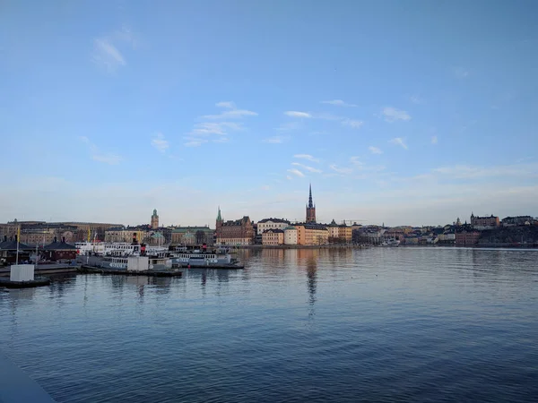 Estocolmo Suécia Abril 2019 Vista Cais Riddarholmen Vendo Água Pôr — Fotografia de Stock