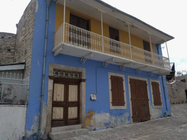 Lefkara, Kıbrıs - 14 Ekim 2019: Kıbrıs Rum Kesimi 'nin Lefkara kentinde 14 Ekim 2019 tarihli tipik bir binanın manzarası.