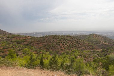 Manastır Stavrovouni, Larnaka, Kıbrıs 'tan panoramik manzara.