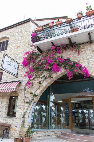 Pano Lefkara Chipre Octubre 2019 Vista Escalada Flores Rosadas Una — Foto de Stock