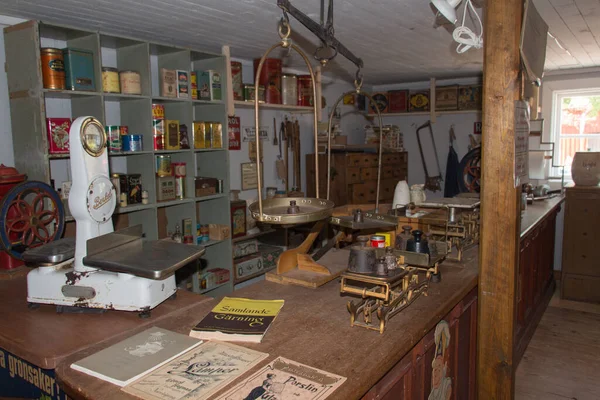 İsveç, Trosa - Haziran 07 2019: Şehir müzesinin iç görünümü, Garvaregarden içinde Haziran 07 2019, Trosa, İsveç.