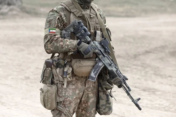 Soldado Con Rifle Asalto Bandera Guinea Ecuatorial Uniforme Militar Collage — Foto de Stock