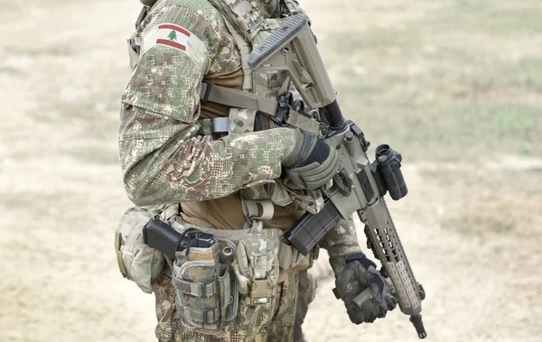 Soldat Mit Sturmgewehr Und Flagge Des Libanon Auf Militäruniform Collage — Stockfoto