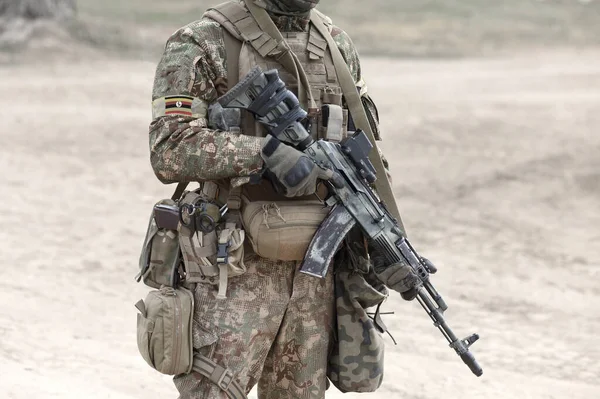 Солдат Штурмовою Гвинтівкою Прапором Уганди Військовій Формі Колаж — стокове фото