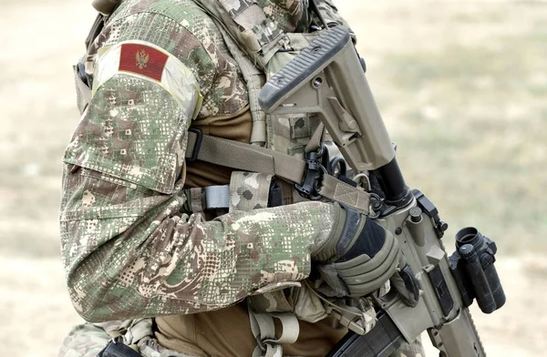 Soldat Med Automatgevär Och Montenegros Flagga Crna Gora Militäruniform Kollage — Stockfoto