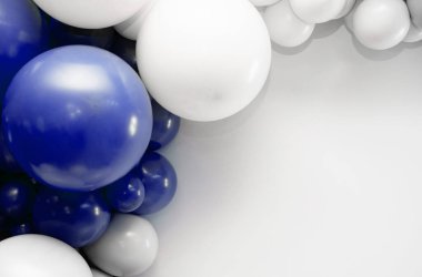 Sağında temiz negatif alan olan mavi, beyaz ve gümüş tonlarda modern balon duvarı. Markalaşma, kutlamalar, planlar ve tasarım modelleri için minimal şenlik arka planı mükemmeldir..