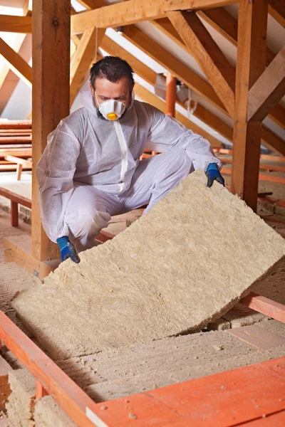 Installing thermal insulation layer on a house — Stock Photo, Image