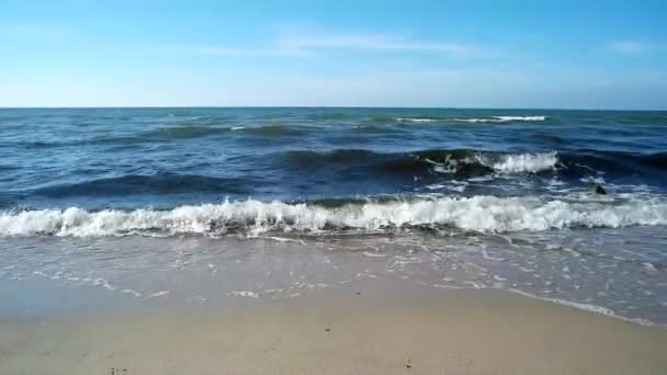 Море, хвилі і каміння — стокове відео