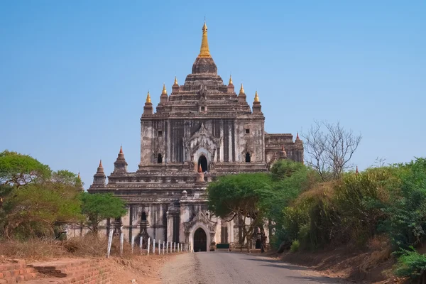 Starověké Thatbyinnyu buddhistický chrám, Bagan, Myanmar — Stock fotografie