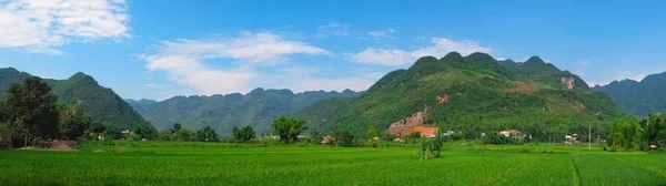 Belo panorama em Mai Chau Valley, Vietnã — Fotografia de Stock