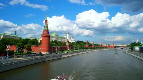 Kreml (Moszkva) és a Moszkva-folyó, idő telik el — Stock videók