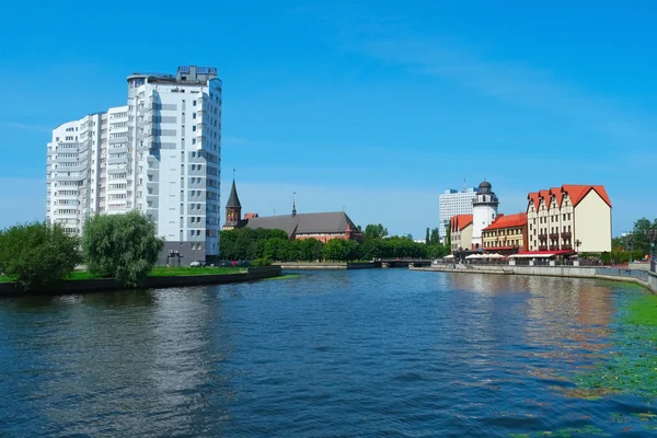 O centro de Kaliningrado e Rio Pregolya — Fotografia de Stock