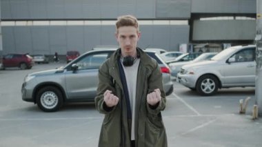 Eğlenceli Dövüş Adamı. Guy Virüs Molekülleriyle Savaşıyor.