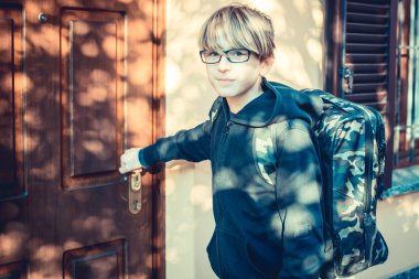 sıradan bir gün eve geri