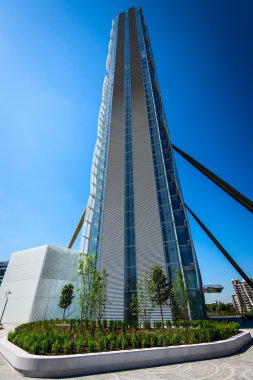 Milan, İtalya - 04 Mayıs 2016: Citylife Milan Allianz Arata Isozaki ve Andrea Maffei Citylife alanda mimarlar tarafından tasarlanan kule
