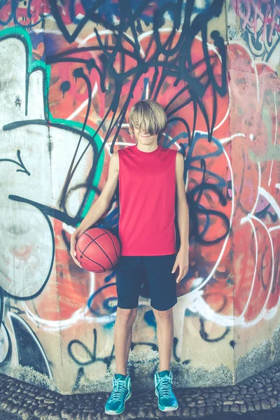 Guy basketball player — Stock Photo, Image