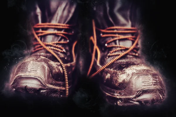 Arbeiterstiefel Auf Schwarzem Hintergrund Konzept Der Harten Arbeit Industrie Und — Stockfoto