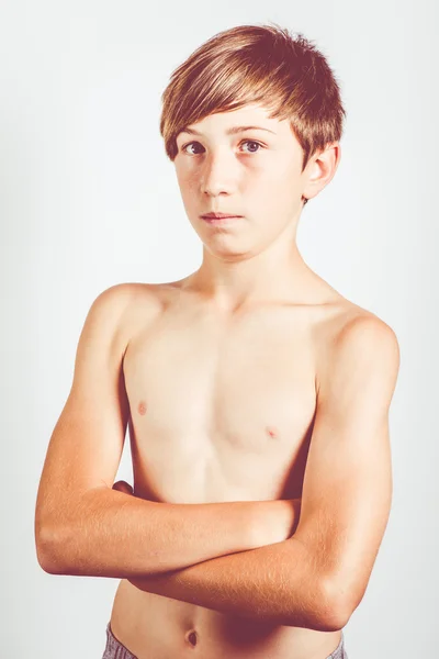 Atletische kleine jongen — Stockfoto