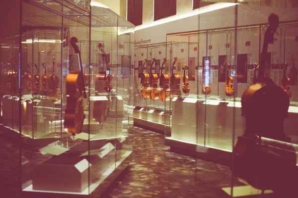 Cremona, 14 novembre 2014: Museo del Violino, piazza Marco — Foto Stock