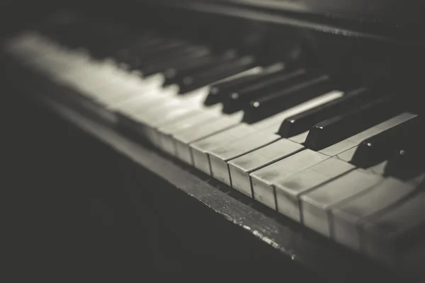 Piano antigo — Fotografia de Stock