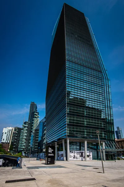 MILAN, ITALY, JANUARY 25 2015: new Porta Nuova district, Diamond tower, Milan, Italy january 25 2015 — Stock Photo, Image