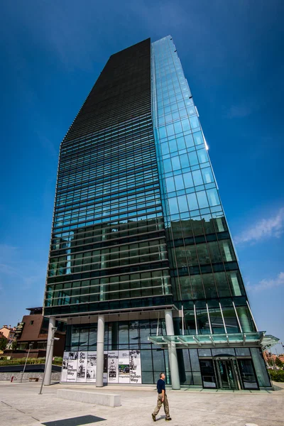 MILAN, ITALY, JANUARY 25 2015: new Porta Nuova district, Diamond tower, Milan, Italy january 25 2015 — Stock Photo, Image