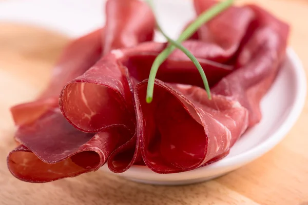 Bresaola prosciutto — Fotografie, imagine de stoc