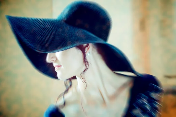 Zarif kadın cazibe - bulanık tarzı fotoğraf — Stok fotoğraf
