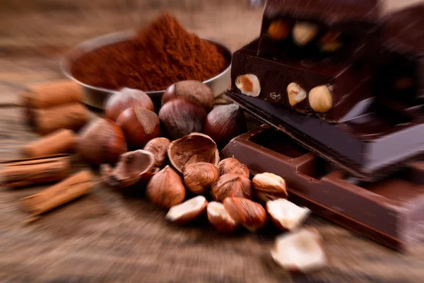 Cioccolato e ingredienti - foto in stile sfocato — Foto Stock