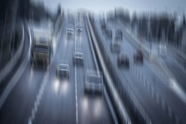 El tráfico en la carretera - foto de estilo borroso — Foto de Stock