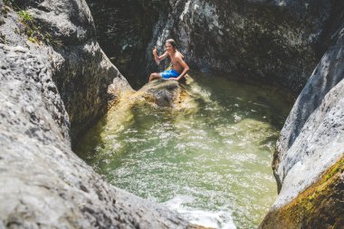 eğlenceli küçük creek at
