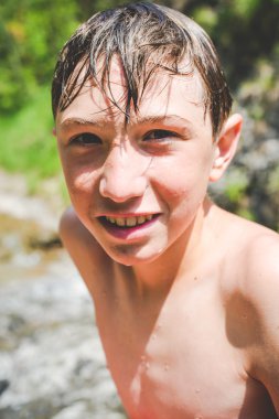 eğlenceli küçük creek at