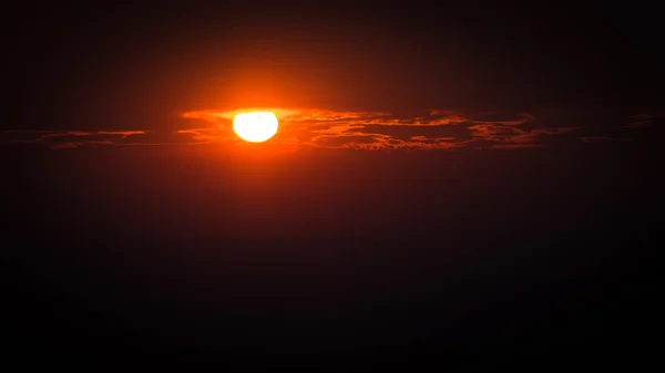 热夕阳天际线 — 图库照片
