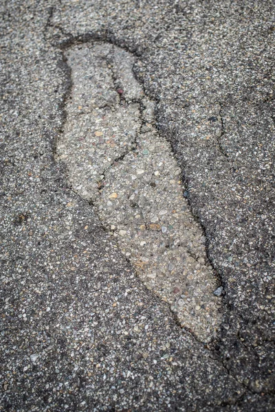 Delik içinde belgili tanımlık yol — Stok fotoğraf