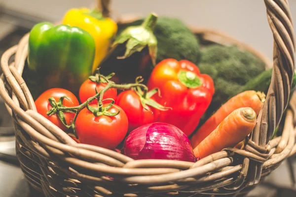 Groenten in de keuken — Stockfoto