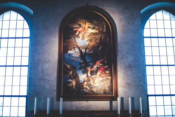 MILANO, ITALIA - 10 DICEMBRE 2015: Chiesa di Santa Maria della Grazia (Santa Maria delle Grazie), Milano.In questa cattedrale si trova il celebre capolavoro Da Vinci, L'ultima cena di Gesù . — Foto Stock