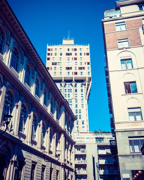 Milano città monumenti e luoghi Torre Velasca - stile vintage — Foto Stock