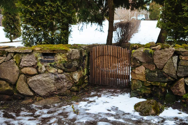 Zweedse middeleeuwse dorp Kallavere in de winter — Stockfoto