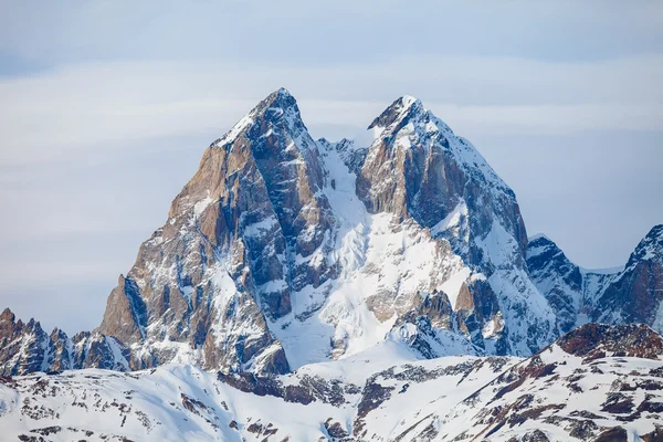 The summit of mount Ushba in the Caucasus range — Stock Photo, Image