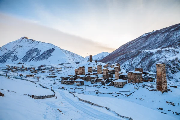 Sunrise dağ köyü, Svaneti, Ushguli