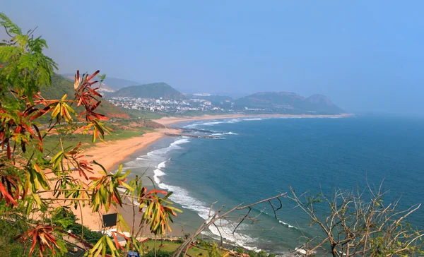 Mořský záliv v bengálské zátoce ve Visakhapatnam v Indii — Stock fotografie