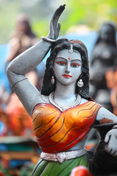 Schöne indische Frauenstatue — Stockfoto