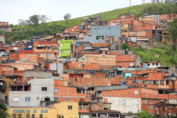 Favela cerca de la ciudad de Sao Paulo —  Fotos de Stock