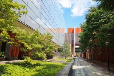 ANN ARBOR, MI - AĞUSTOS 09.2020: Michigan Üniversitesi 'ndeki Stephen M. Ross İşletme Okulu, ABD' deki en iyi 10 işletme okulundan biridir..