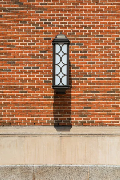 Lampe Extérieure Haute Sur Mur Briques — Photo