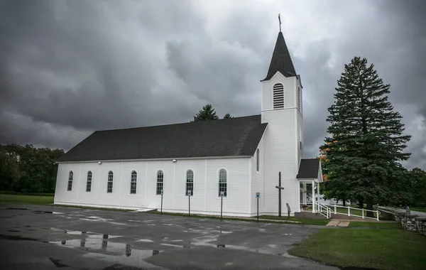 Történelmi Szent Kereszt Katolikus Templom Cross Faluban Michigan Viharos Időjárási — Stock Fotó