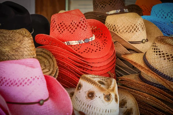 Colorido Montón Sombreros Para Venta Mercado —  Fotos de Stock