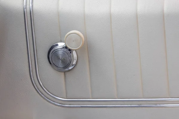 Lüks Klasik Araba Kapısının Yakın Plan Çekimi — Stok fotoğraf