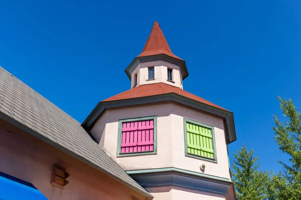 Bawarski Styl Architektury Kolorowymi Oknami Frankenmuth Michigan — Zdjęcie stockowe