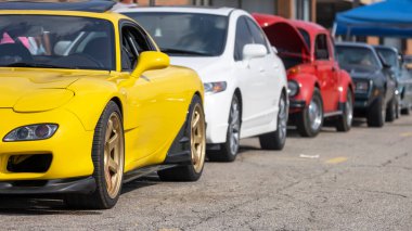 BIRMINGHAM, MI, ABD, 21 AĞUSTOS, 2021 Cruisers Woodward Dream Cruiser 'da her yıl dünyanın dört bir yanından 1,5 milyon insanın katıldığı dünyanın en büyük bir günlük otomotiv etkinliğidir..